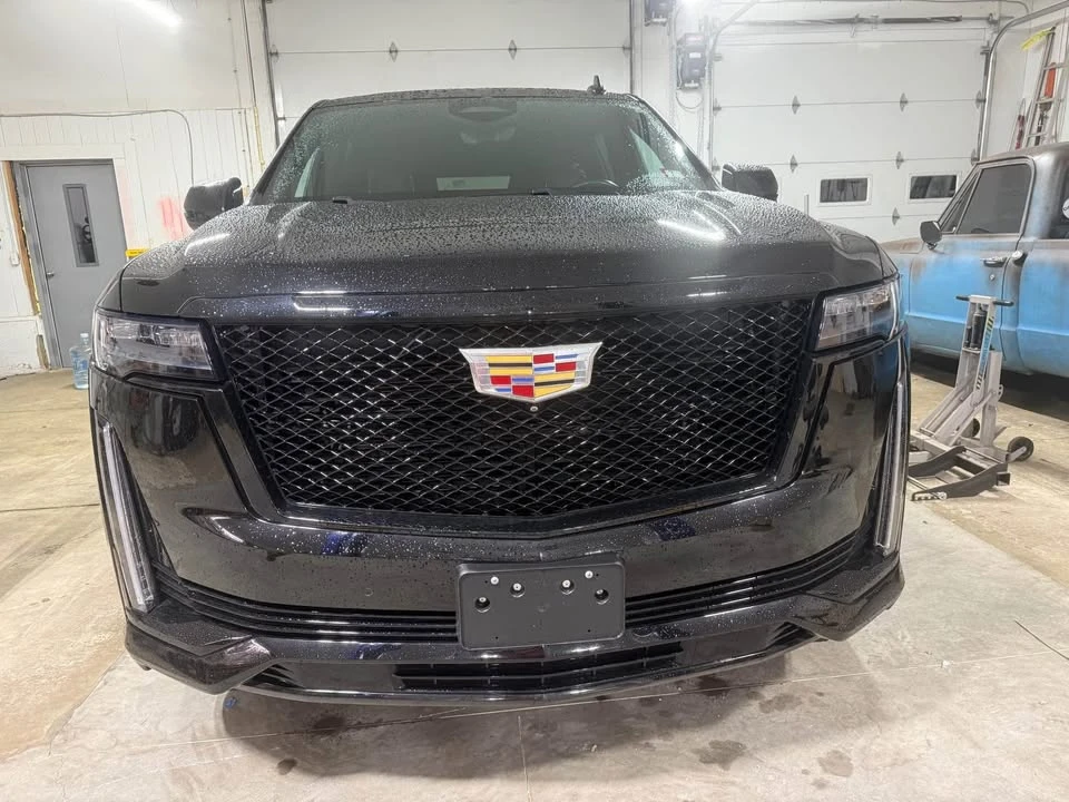 2022 Cadillac Escalade 5th Gen - Image 2 of 3
