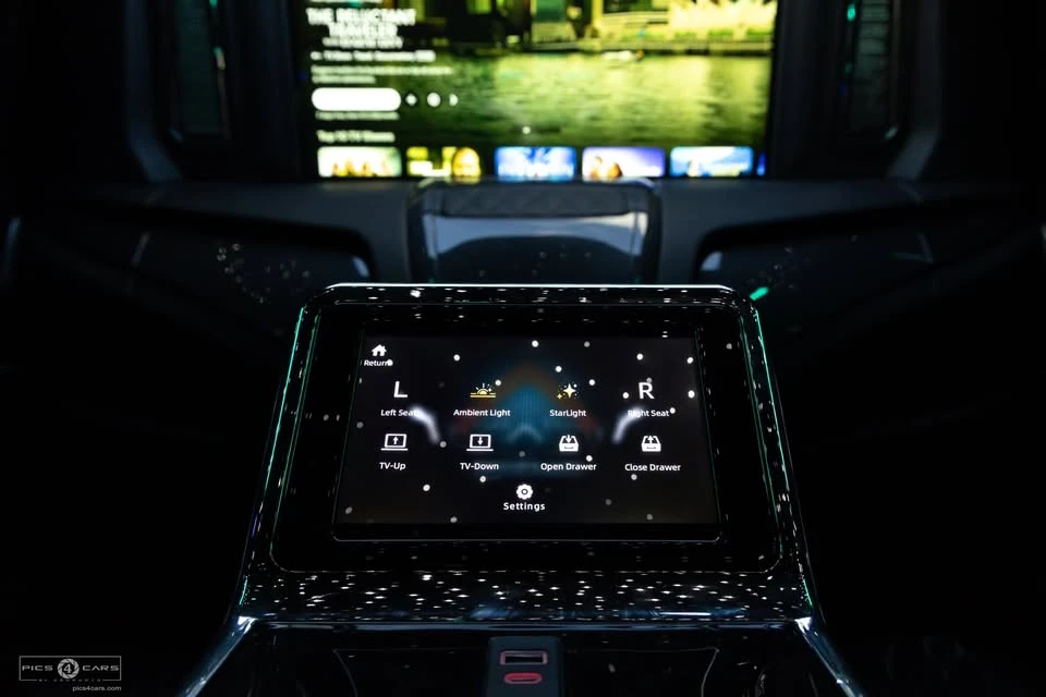 2022 Cadillac Escalade 5th Gen - Image 18 of 20
