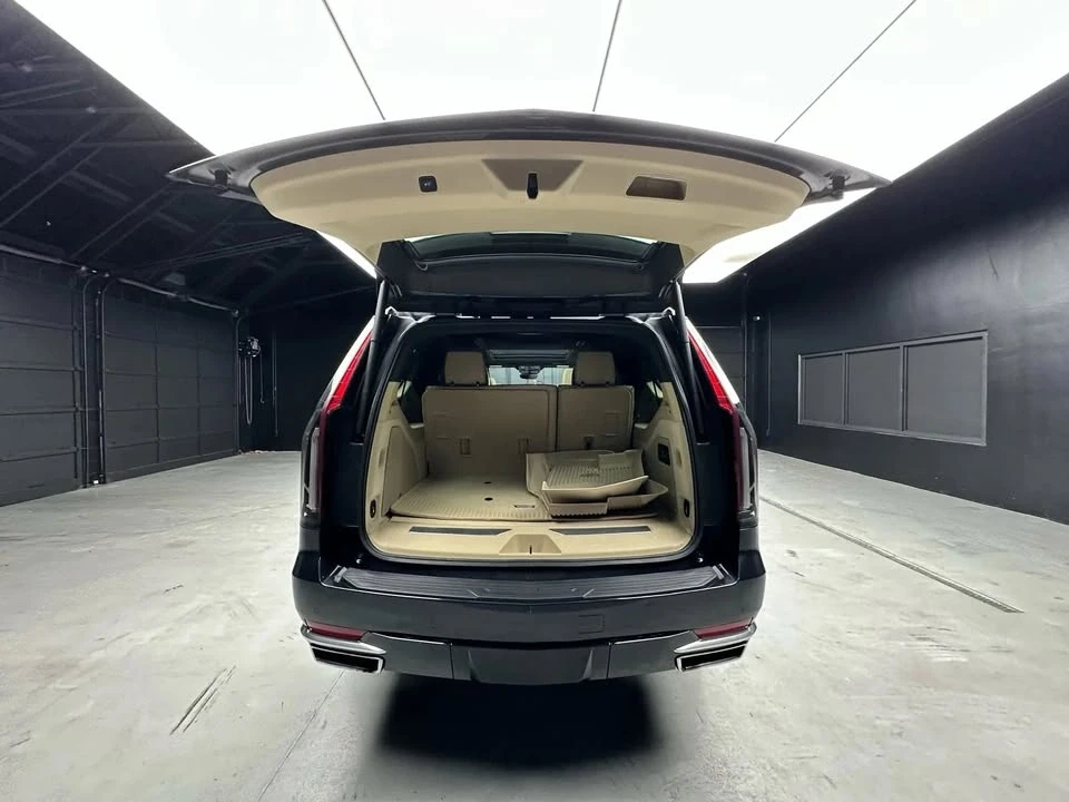 2022 Cadillac Escalade 5th Gen - Image 17 of 20