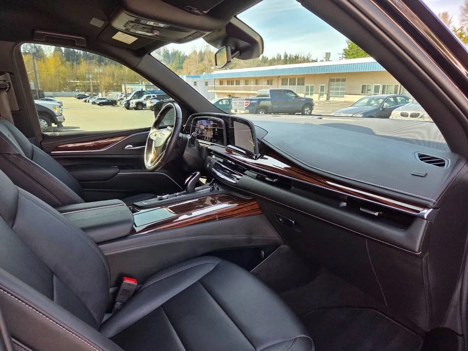 2022 Cadillac Escalade 5th Gen - Image 17 of 20