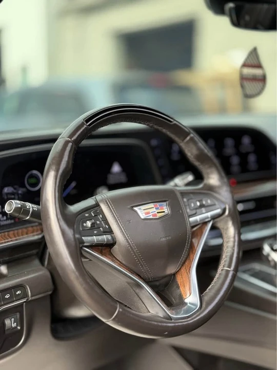 2022 Cadillac Escalade 5th Gen - Image 11 of 20