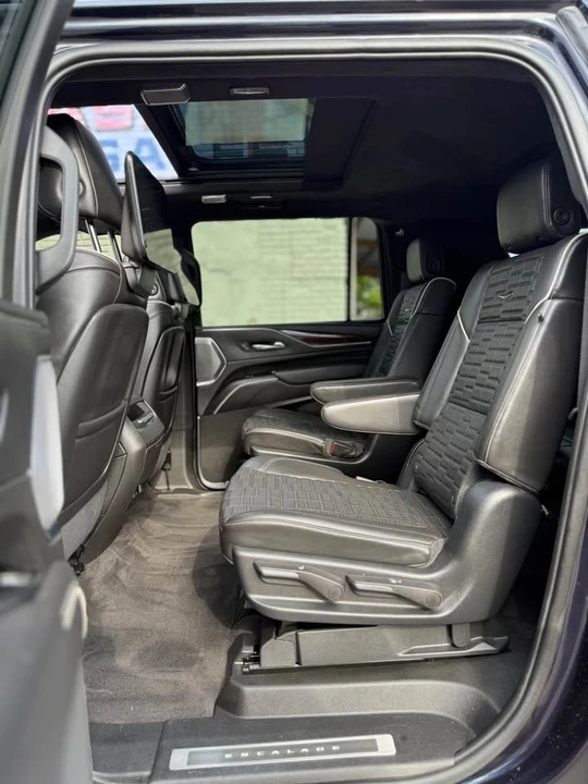 2022 Cadillac Escalade 5th Gen - Image 14 of 20