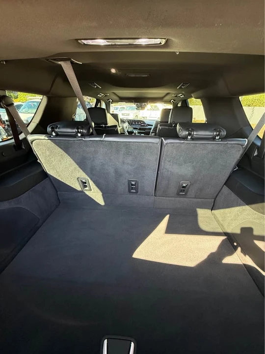 2022 Cadillac Escalade 5th Gen - Image 11 of 11