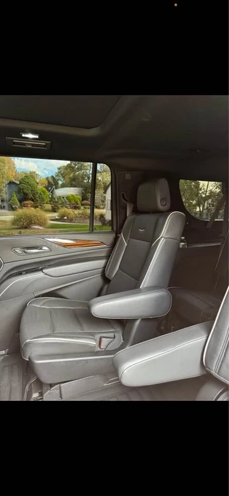 2022 Cadillac Escalade 5th Gen - Image 4 of 5
