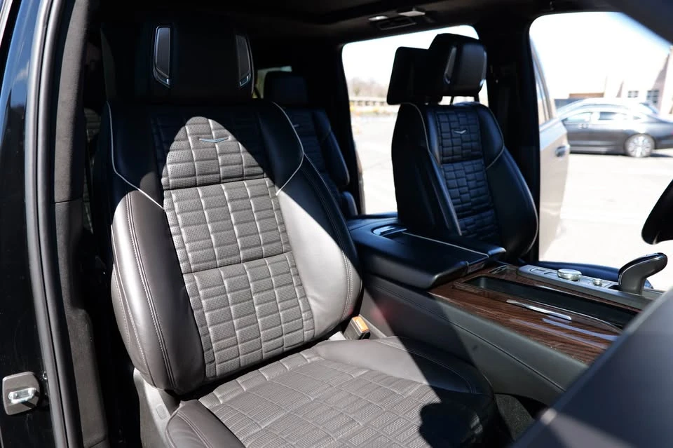 2022 Cadillac Escalade 5th Gen - Image 8 of 12