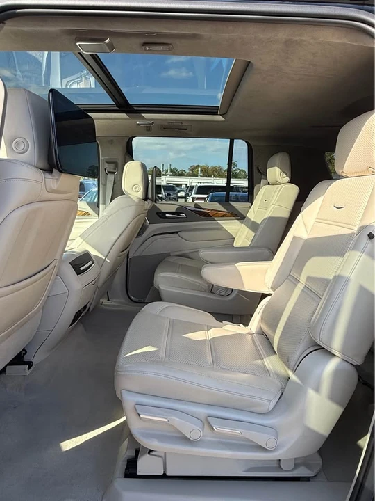 2022 Cadillac Escalade 5th Gen - Image 11 of 13