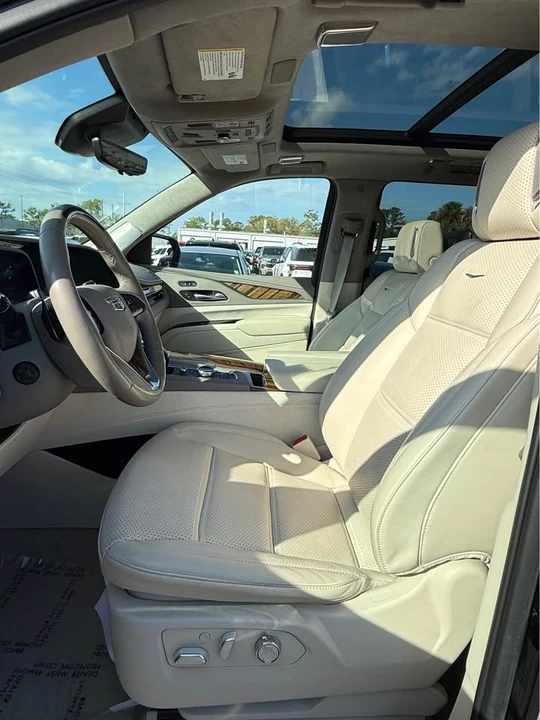 2022 Cadillac Escalade 5th Gen - Image 10 of 13
