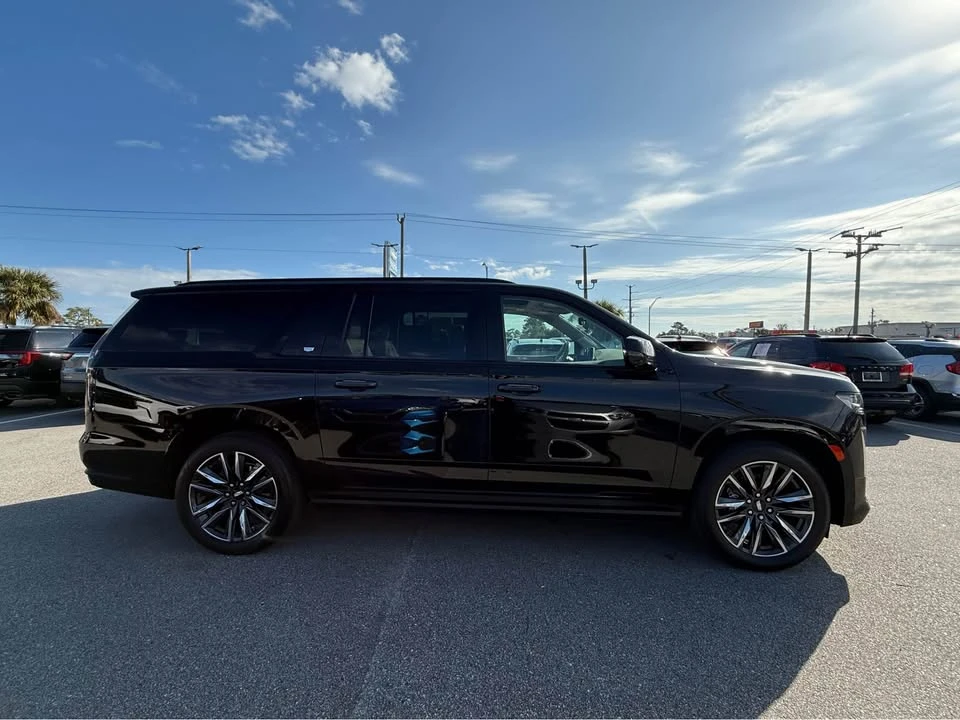 2022 Cadillac Escalade 5th Gen - Image 4 of 13