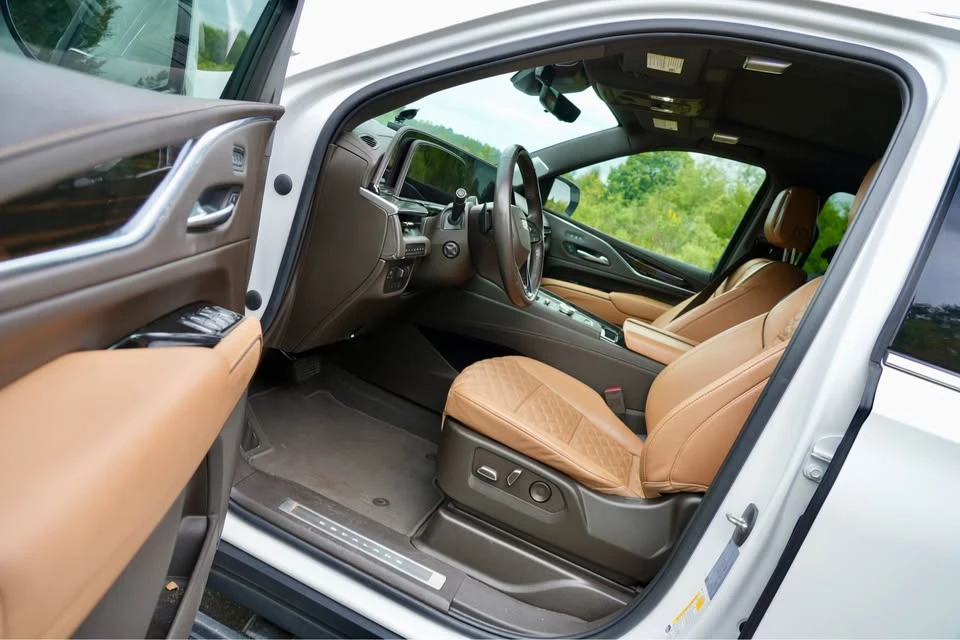 2022 Cadillac Escalade 5th Gen - Image 11 of 16