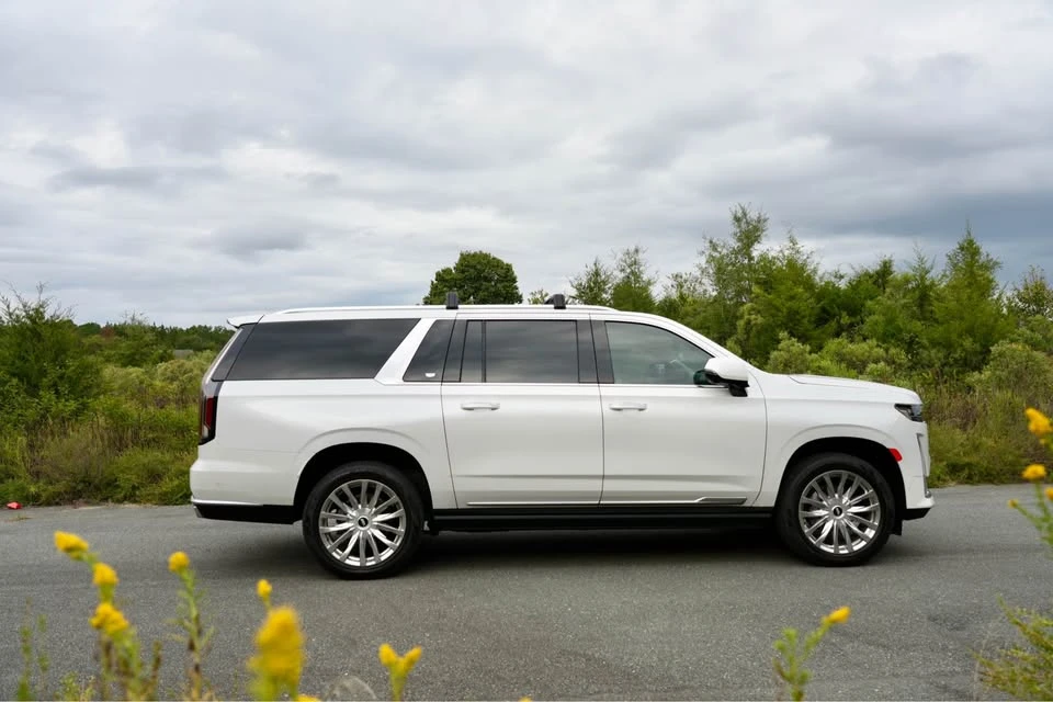 2022 Cadillac Escalade 5th Gen - Image 2 of 16