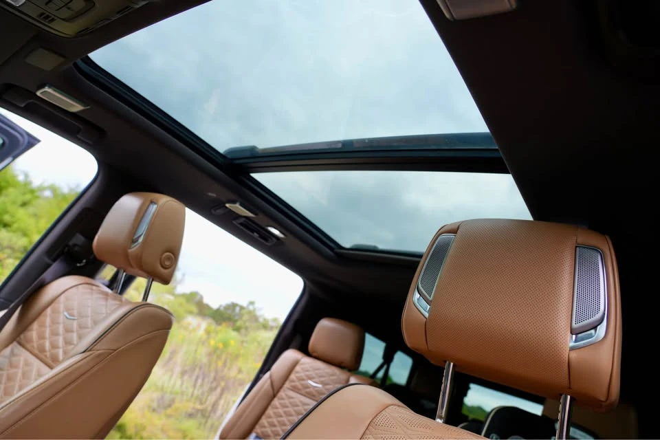 2022 Cadillac Escalade 5th Gen - Image 12 of 16