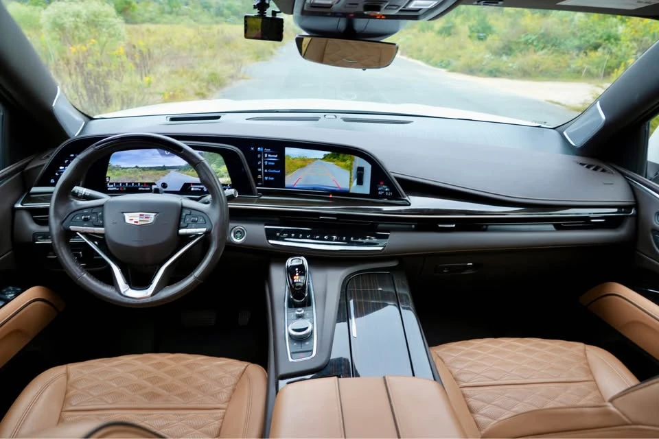 2022 Cadillac Escalade 5th Gen - Image 15 of 16