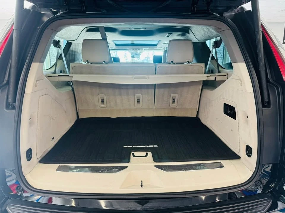 2022 Cadillac Escalade 5th Gen - Image 18 of 20