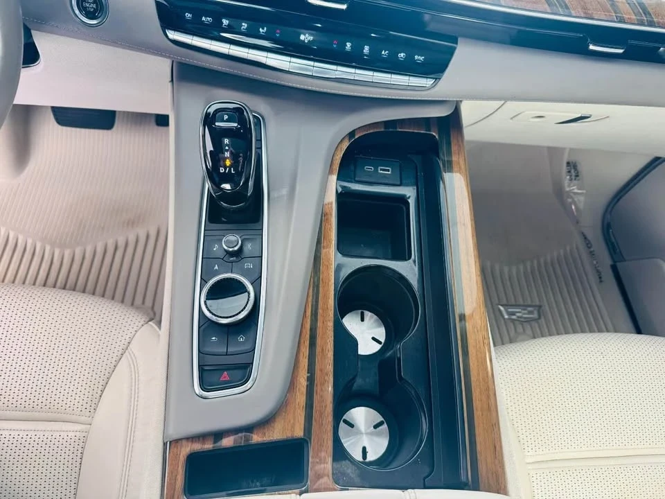 2022 Cadillac Escalade 5th Gen - Image 16 of 20