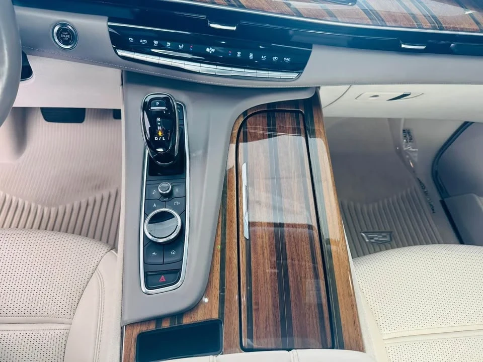 2022 Cadillac Escalade 5th Gen - Image 17 of 20