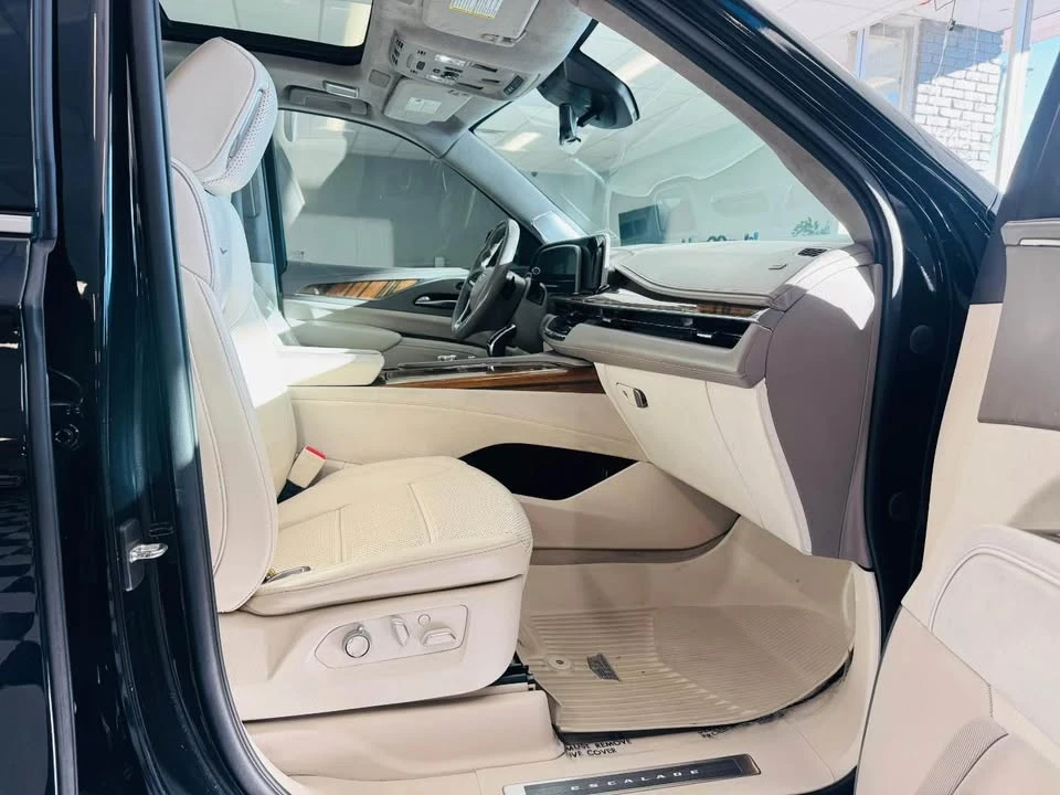 2022 Cadillac Escalade 5th Gen - Image 12 of 20