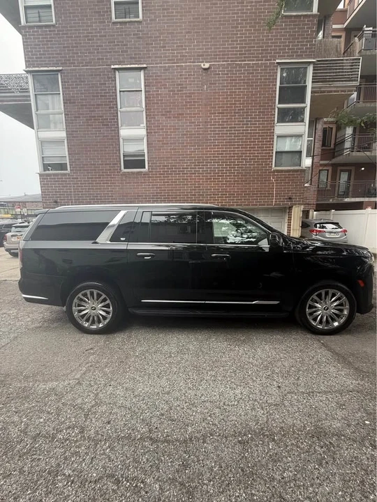 2022 Cadillac Escalade 5th Gen - Image 2 of 7