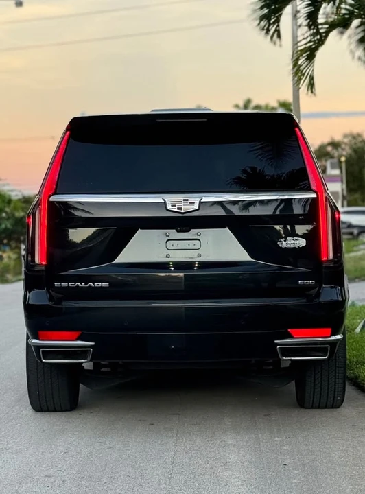 2022 Cadillac Escalade 5th Gen - Image 5 of 9