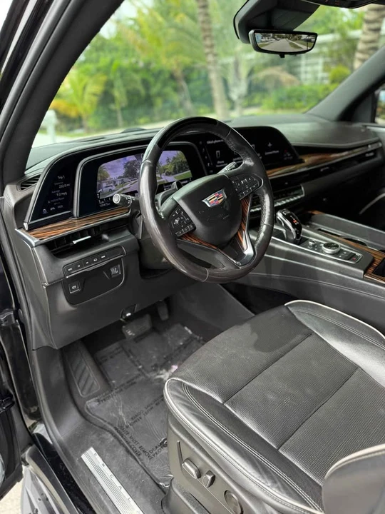 2022 Cadillac Escalade 5th Gen - Image 10 of 12