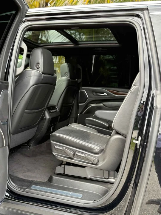 2022 Cadillac Escalade 5th Gen - Image 11 of 12