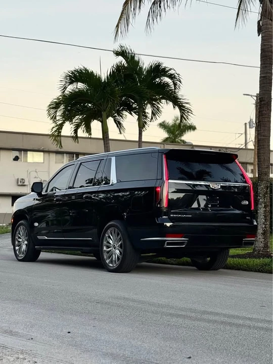 2022 Cadillac Escalade 5th Gen - Image 3 of 9