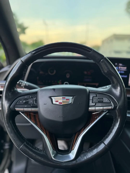 2022 Cadillac Escalade 5th Gen - Image 8 of 9