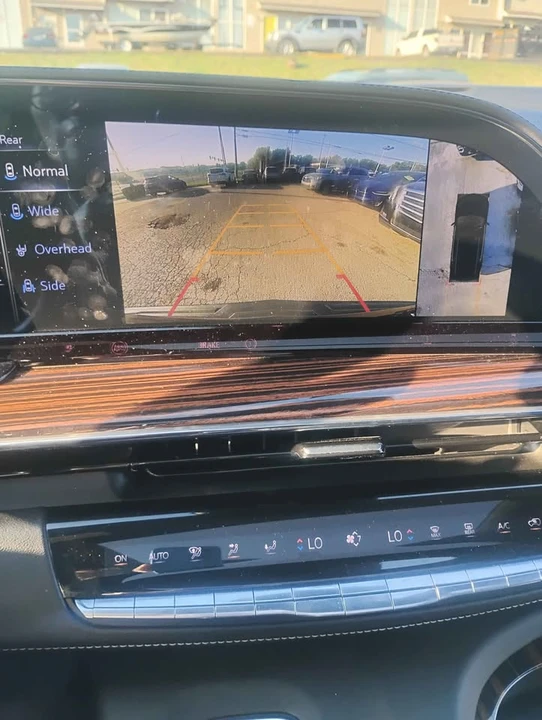 2022 Cadillac Escalade 5th Gen - Image 10 of 13