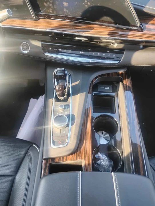 2022 Cadillac Escalade 5th Gen - Image 5 of 13