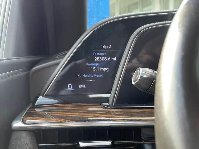 2022 Cadillac Escalade 5th Gen - Image 16 of 19