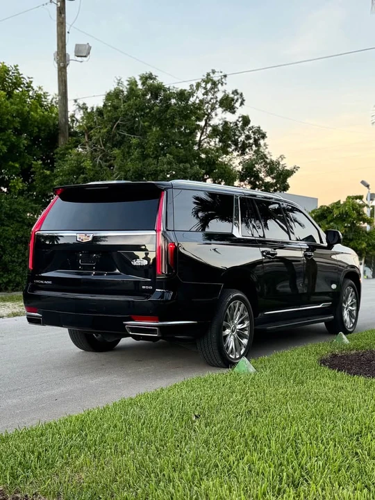 2022 Cadillac Escalade 5th Gen - Image 4 of 9