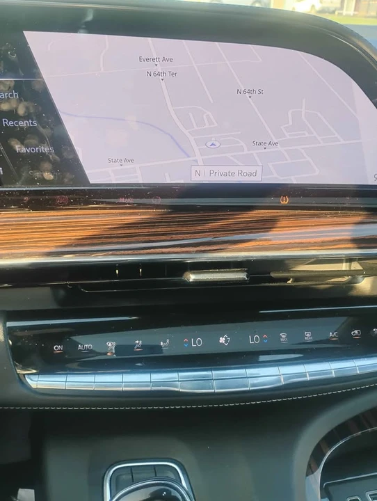 2022 Cadillac Escalade 5th Gen - Image 12 of 13