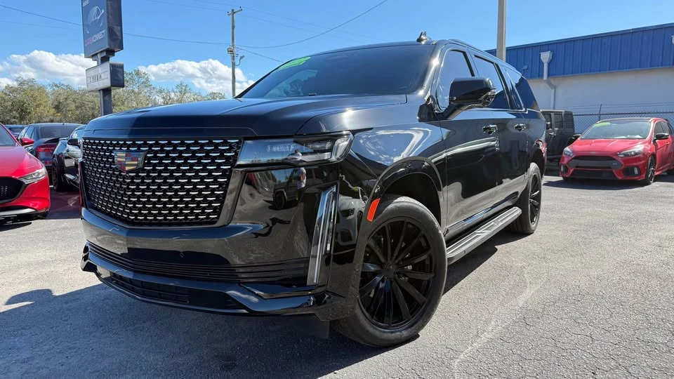 2022 Cadillac Escalade 5th Gen - Image 19 of 20