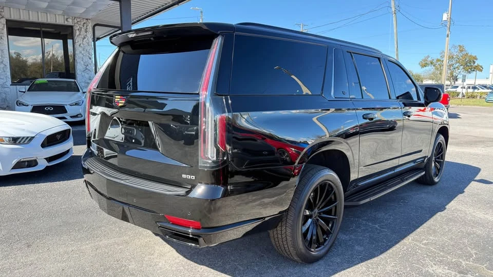 2022 Cadillac Escalade 5th Gen - Image 16 of 20