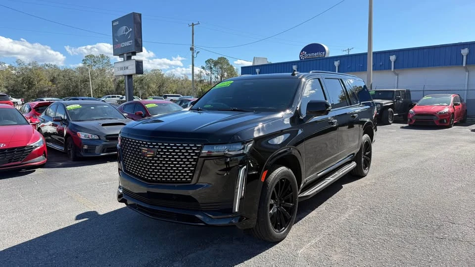 2022 Cadillac Escalade 5th Gen - Image 14 of 20