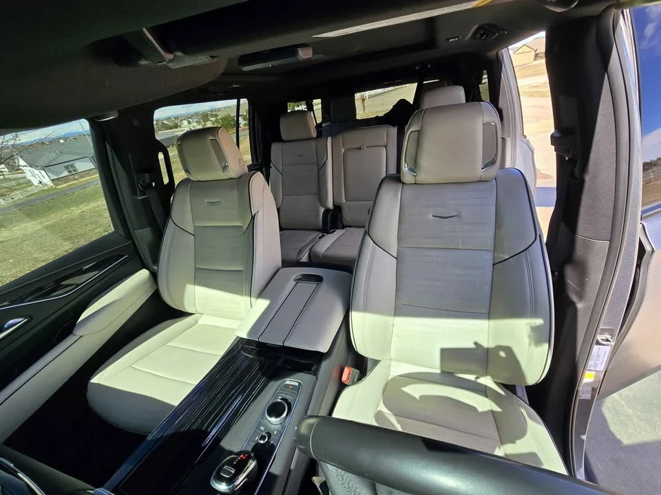 2022 Cadillac Escalade 5th Gen - Image 15 of 19