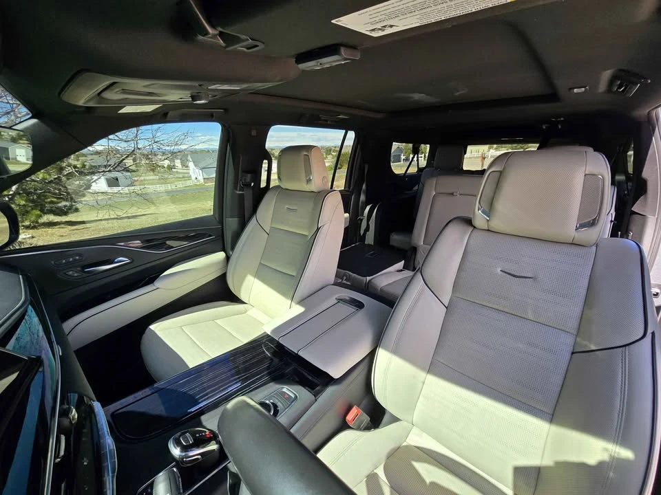 2022 Cadillac Escalade 5th Gen - Image 16 of 19
