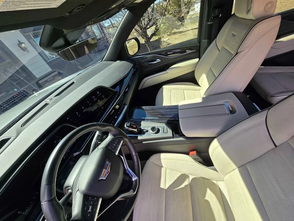 2022 Cadillac Escalade 5th Gen - Image 14 of 19