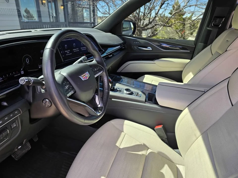 2022 Cadillac Escalade 5th Gen - Image 17 of 19