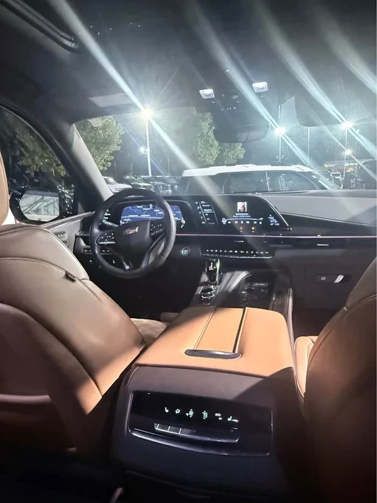 2022 Cadillac Escalade 5th Gen - Image 10 of 11