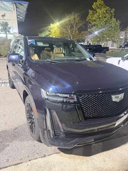 2022 Cadillac Escalade 5th Gen - Image 5 of 11