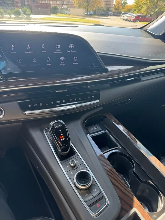 2022 Cadillac Escalade 5th Gen - Image 8 of 10