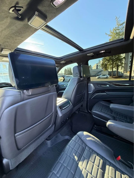 2022 Cadillac Escalade 5th Gen - Image 16 of 19