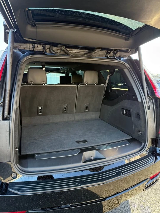 2022 Cadillac Escalade 5th Gen - Image 19 of 19