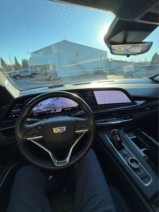 2022 Cadillac Escalade 5th Gen - Image 17 of 19