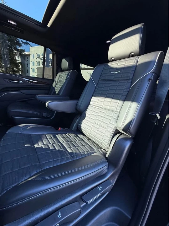 2022 Cadillac Escalade 5th Gen - Image 9 of 19