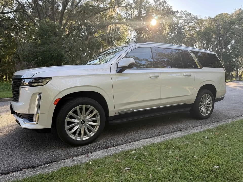 2022 Cadillac Escalade 5th Gen - Image 3 of 10