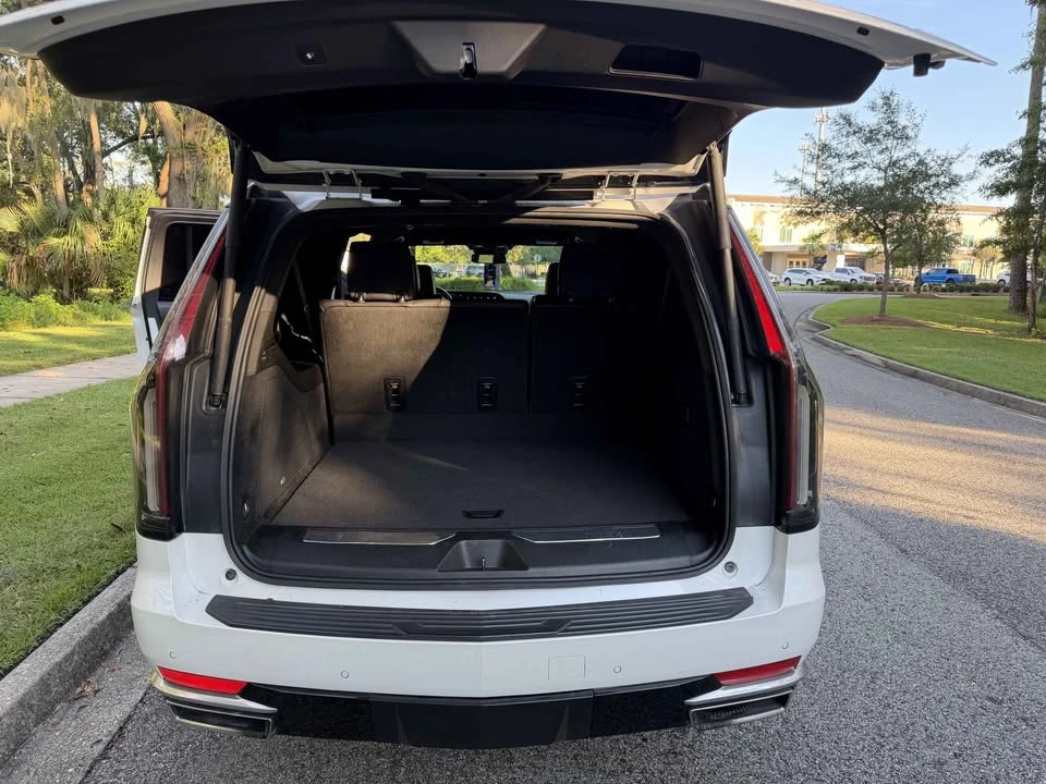 2022 Cadillac Escalade 5th Gen - Image 8 of 10