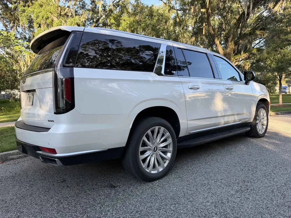 2022 Cadillac Escalade 5th Gen - Image 5 of 10