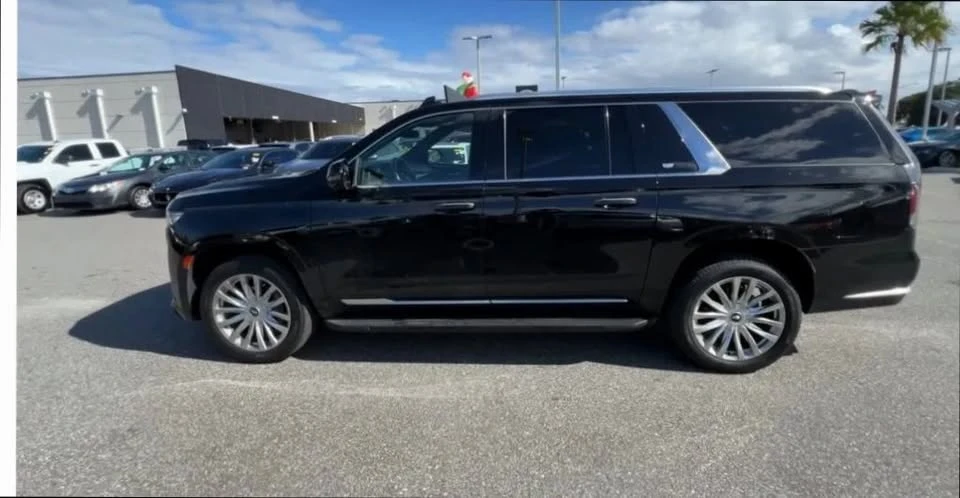 2022 Cadillac Escalade 5th Gen - Image 10 of 14