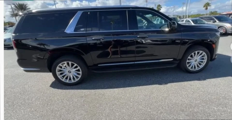 2022 Cadillac Escalade 5th Gen - Image 9 of 14